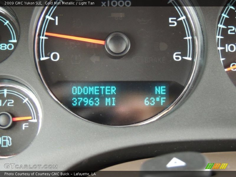Gold Mist Metallic / Light Tan 2009 GMC Yukon SLE