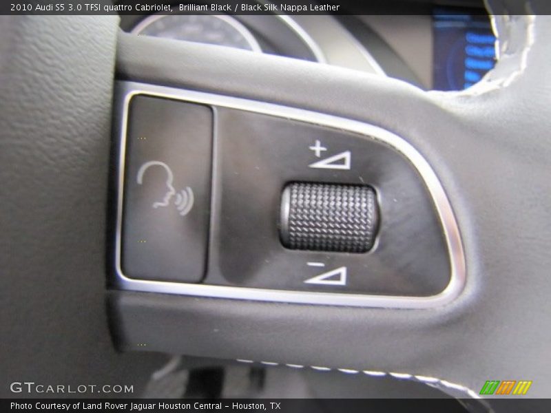 Controls of 2010 S5 3.0 TFSI quattro Cabriolet