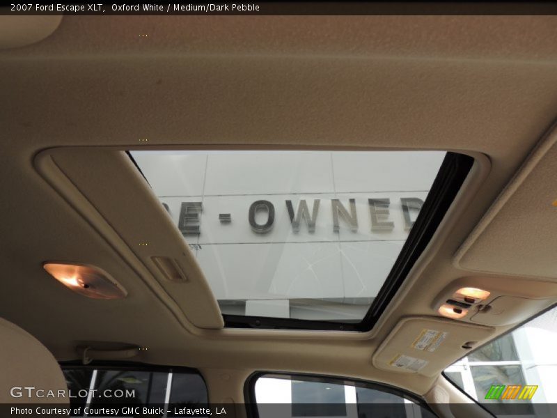 Oxford White / Medium/Dark Pebble 2007 Ford Escape XLT