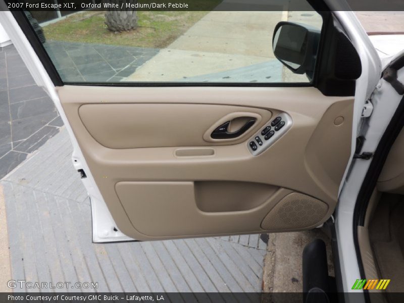 Oxford White / Medium/Dark Pebble 2007 Ford Escape XLT