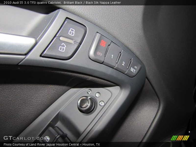 Controls of 2010 S5 3.0 TFSI quattro Cabriolet