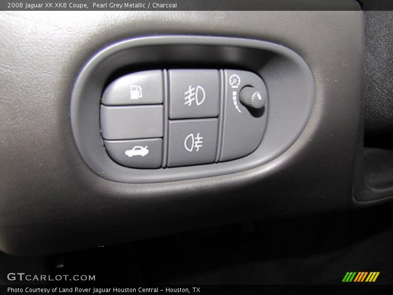 Controls of 2008 XK XK8 Coupe