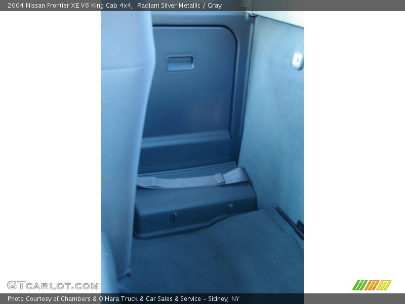 Radiant Silver Metallic / Gray 2004 Nissan Frontier XE V6 King Cab 4x4