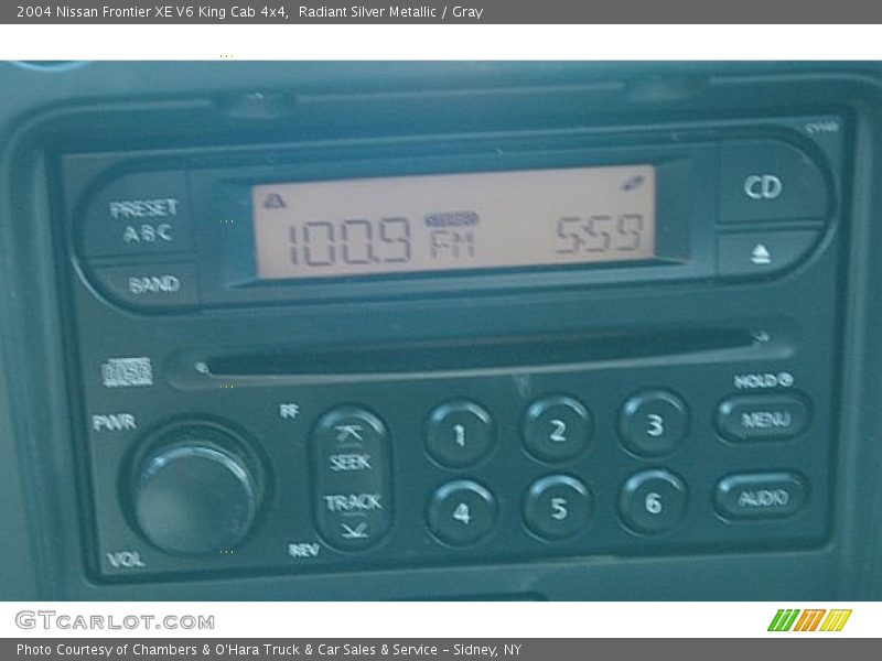 Radiant Silver Metallic / Gray 2004 Nissan Frontier XE V6 King Cab 4x4