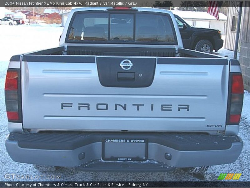 Radiant Silver Metallic / Gray 2004 Nissan Frontier XE V6 King Cab 4x4