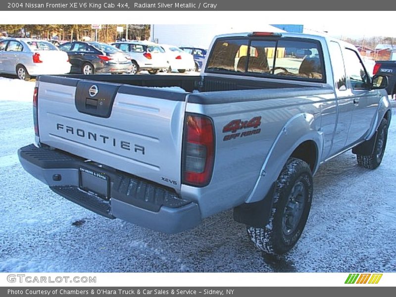 Radiant Silver Metallic / Gray 2004 Nissan Frontier XE V6 King Cab 4x4