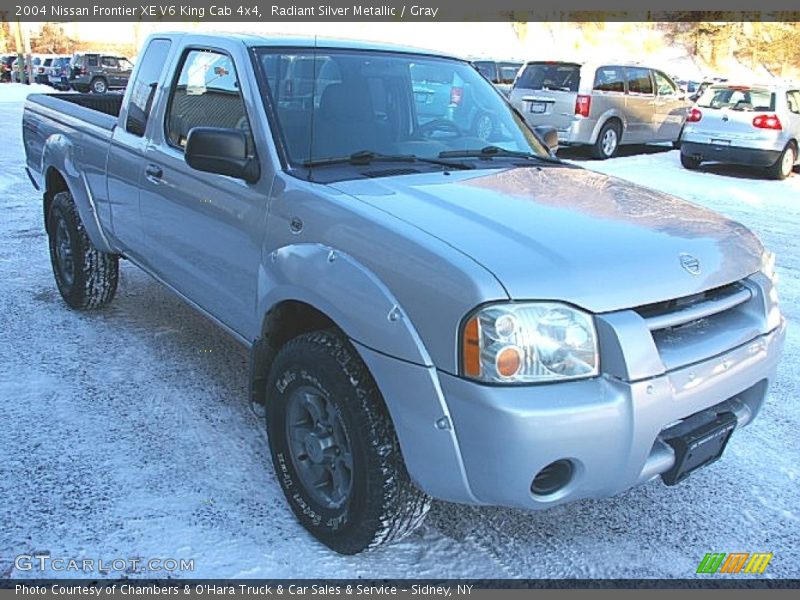 Radiant Silver Metallic / Gray 2004 Nissan Frontier XE V6 King Cab 4x4