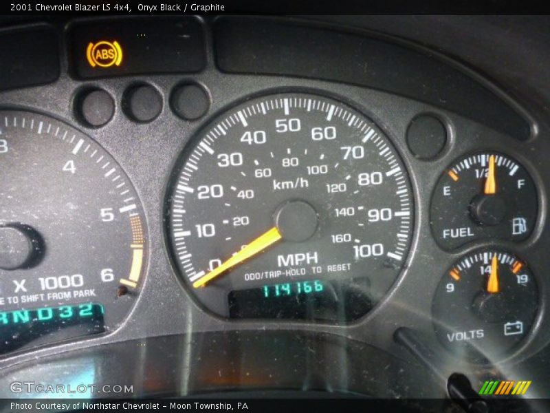 Onyx Black / Graphite 2001 Chevrolet Blazer LS 4x4