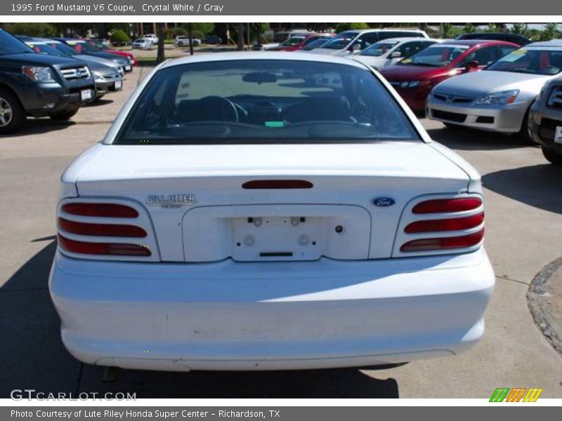 Crystal White / Gray 1995 Ford Mustang V6 Coupe
