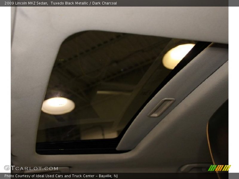 Tuxedo Black Metallic / Dark Charcoal 2009 Lincoln MKZ Sedan