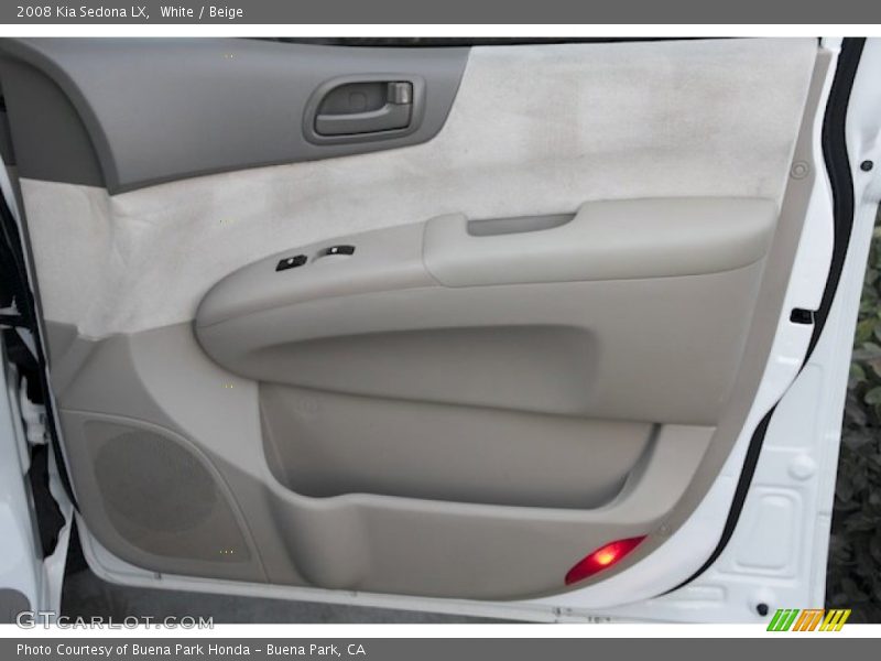 White / Beige 2008 Kia Sedona LX