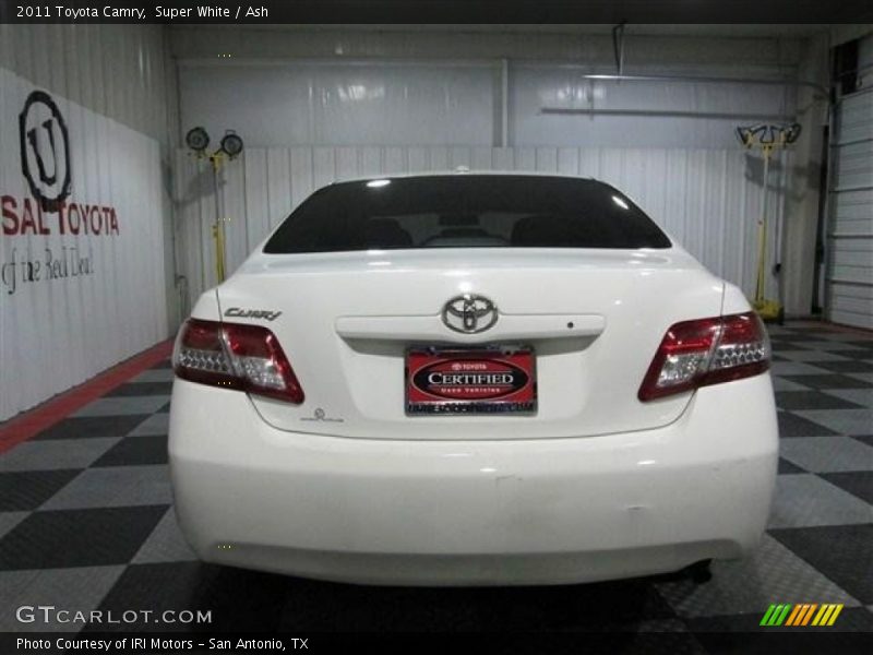 Super White / Ash 2011 Toyota Camry