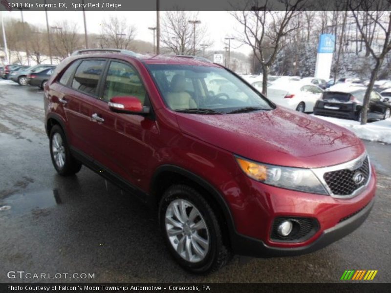Front 3/4 View of 2011 Sorento EX