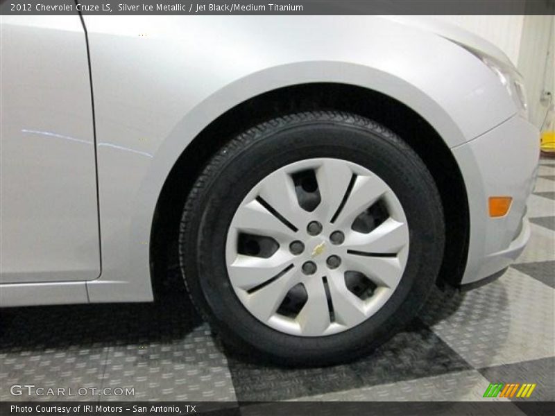 Silver Ice Metallic / Jet Black/Medium Titanium 2012 Chevrolet Cruze LS
