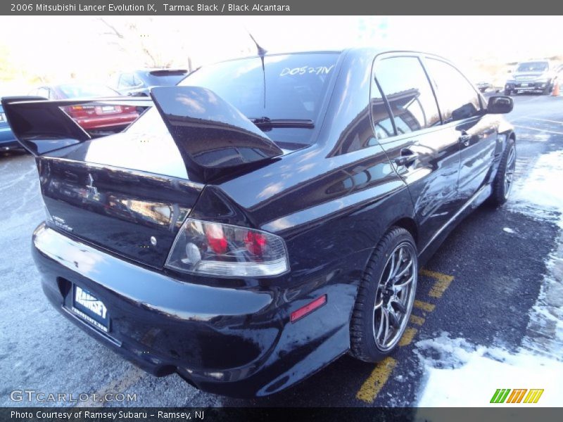 Tarmac Black / Black Alcantara 2006 Mitsubishi Lancer Evolution IX