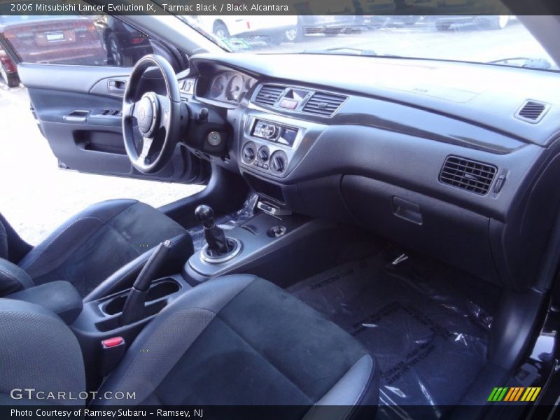 Dashboard of 2006 Lancer Evolution IX