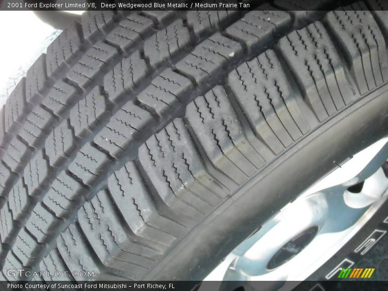 Deep Wedgewood Blue Metallic / Medium Prairie Tan 2001 Ford Explorer Limited V8