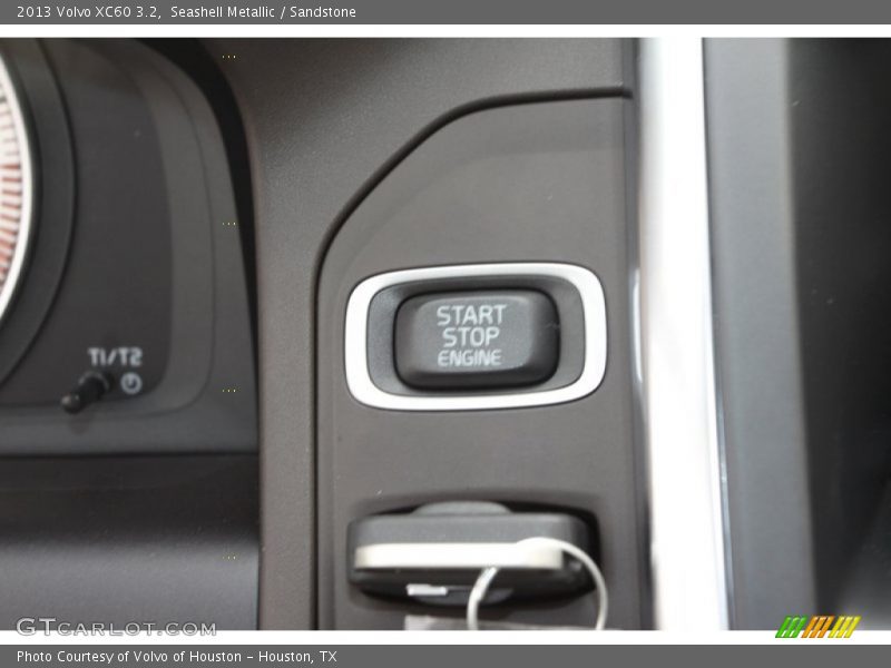 Seashell Metallic / Sandstone 2013 Volvo XC60 3.2
