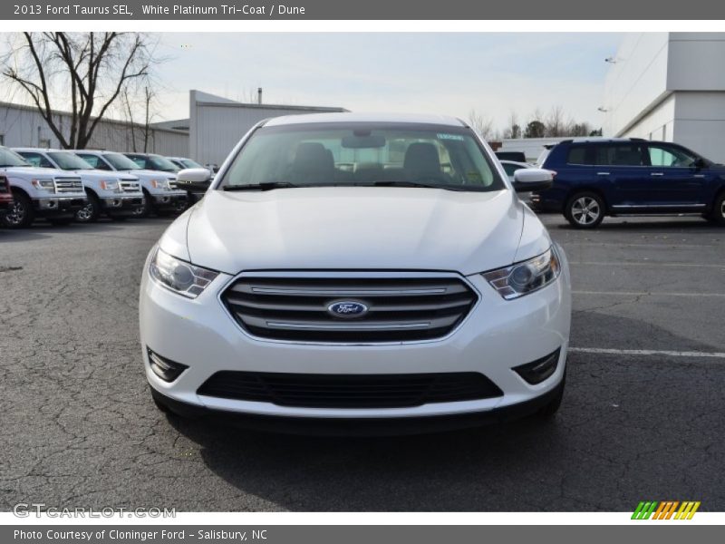 White Platinum Tri-Coat / Dune 2013 Ford Taurus SEL