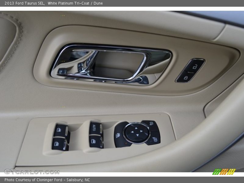 White Platinum Tri-Coat / Dune 2013 Ford Taurus SEL