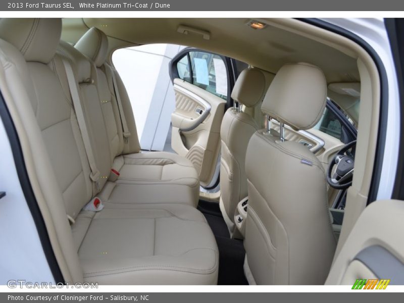 White Platinum Tri-Coat / Dune 2013 Ford Taurus SEL