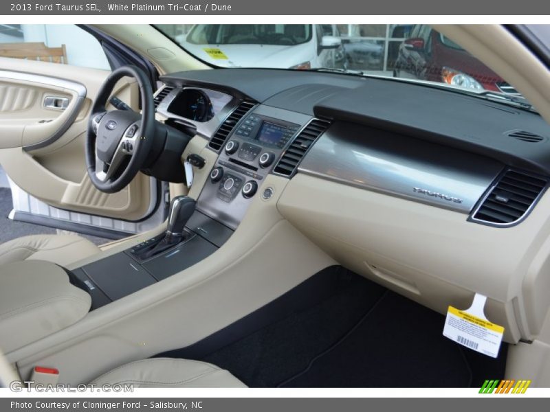 Dashboard of 2013 Taurus SEL