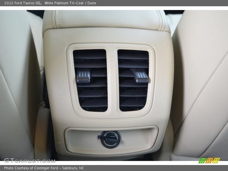 White Platinum Tri-Coat / Dune 2013 Ford Taurus SEL