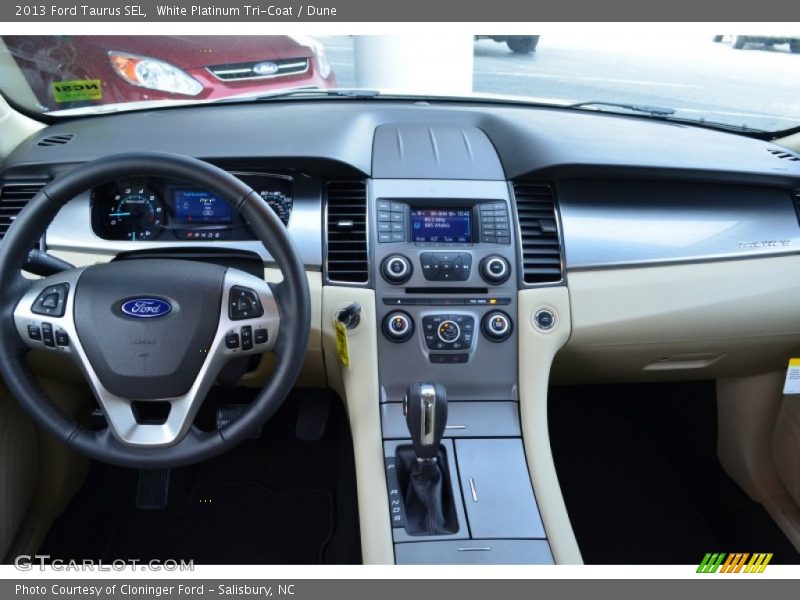 White Platinum Tri-Coat / Dune 2013 Ford Taurus SEL