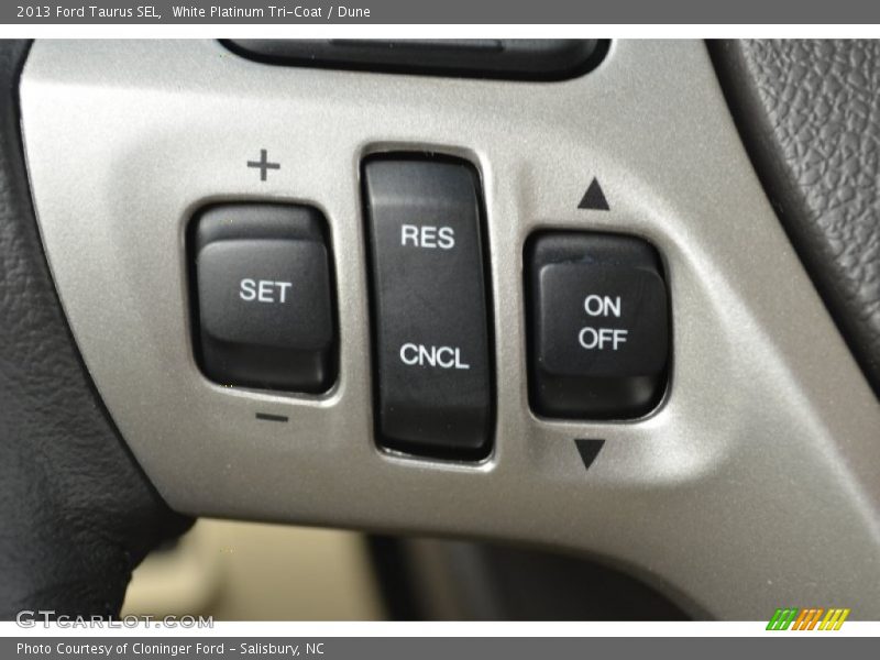 White Platinum Tri-Coat / Dune 2013 Ford Taurus SEL