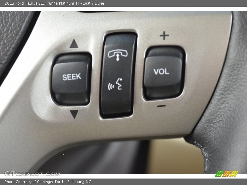 White Platinum Tri-Coat / Dune 2013 Ford Taurus SEL