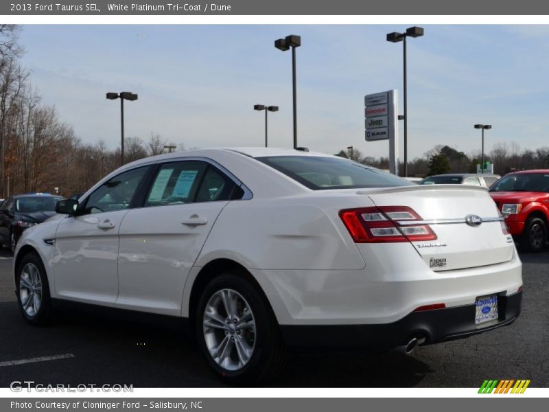 White Platinum Tri-Coat / Dune 2013 Ford Taurus SEL
