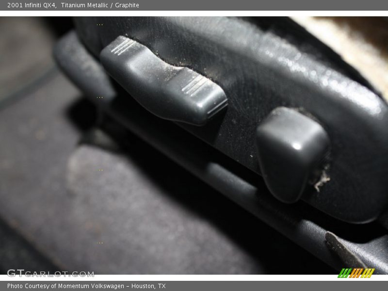 Titanium Metallic / Graphite 2001 Infiniti QX4