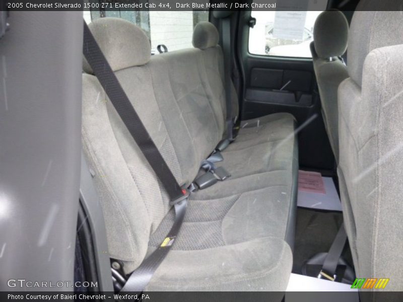 Dark Blue Metallic / Dark Charcoal 2005 Chevrolet Silverado 1500 Z71 Extended Cab 4x4