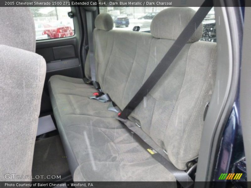 Dark Blue Metallic / Dark Charcoal 2005 Chevrolet Silverado 1500 Z71 Extended Cab 4x4