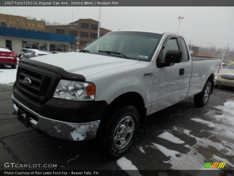 Oxford White / Medium Flint 2007 Ford F150 XL Regular Cab 4x4
