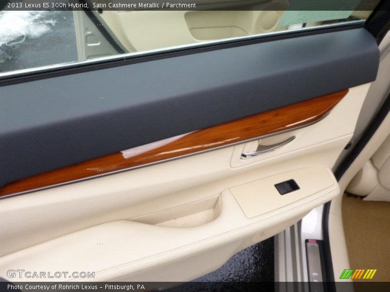 Satin Cashmere Metallic / Parchment 2013 Lexus ES 300h Hybrid