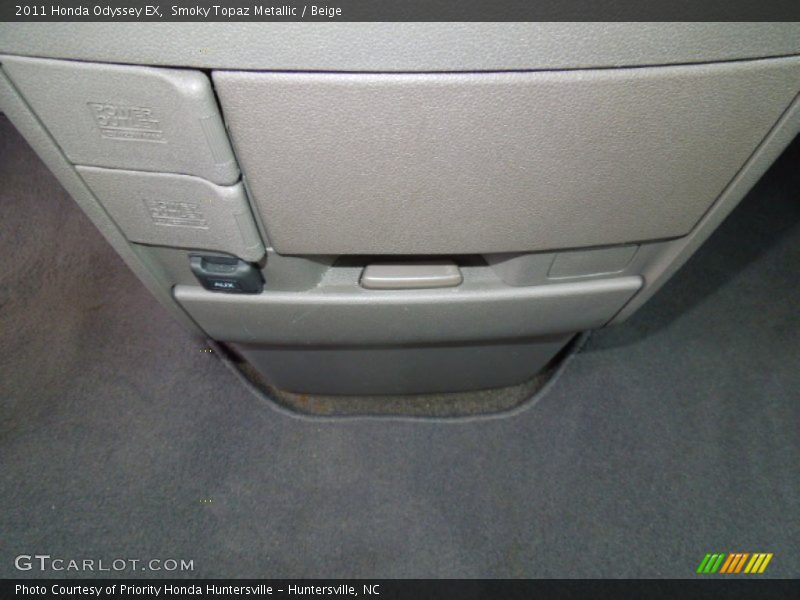 Smoky Topaz Metallic / Beige 2011 Honda Odyssey EX