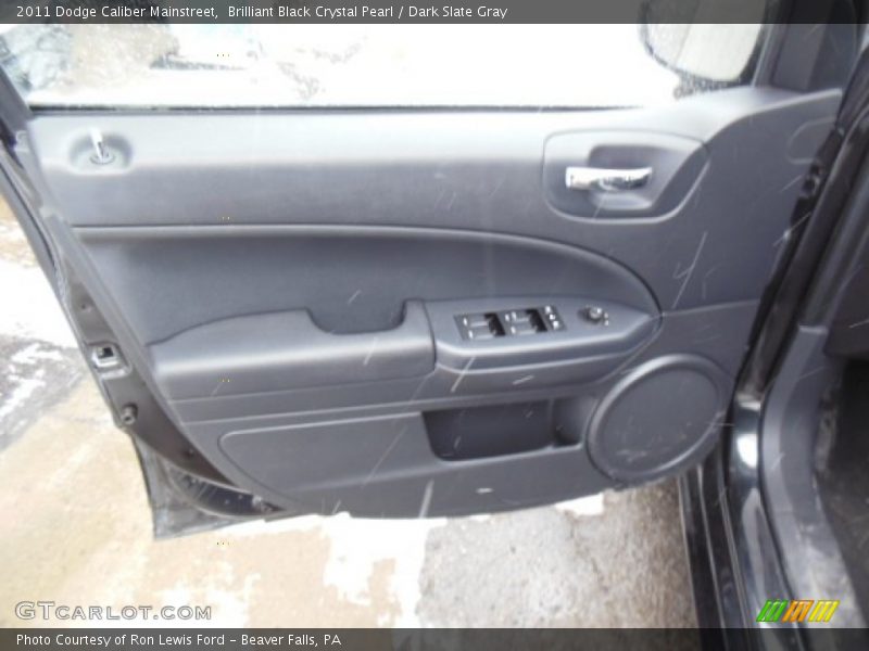Brilliant Black Crystal Pearl / Dark Slate Gray 2011 Dodge Caliber Mainstreet