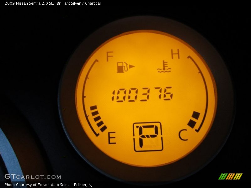 Brilliant Silver / Charcoal 2009 Nissan Sentra 2.0 SL