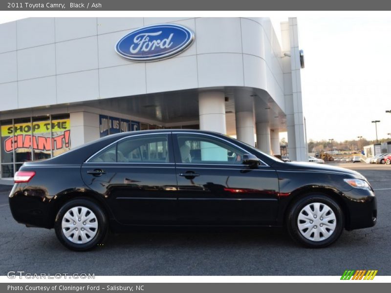 Black / Ash 2011 Toyota Camry