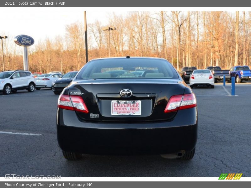Black / Ash 2011 Toyota Camry