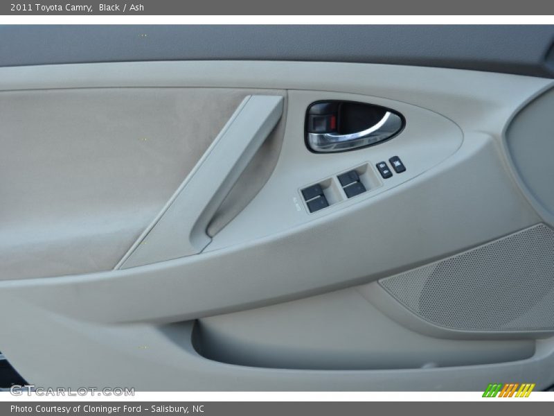 Black / Ash 2011 Toyota Camry