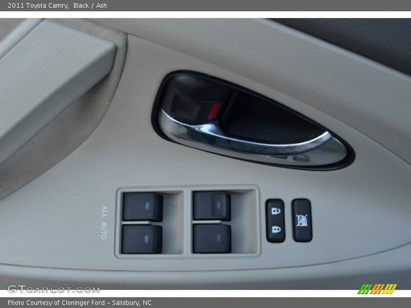 Black / Ash 2011 Toyota Camry