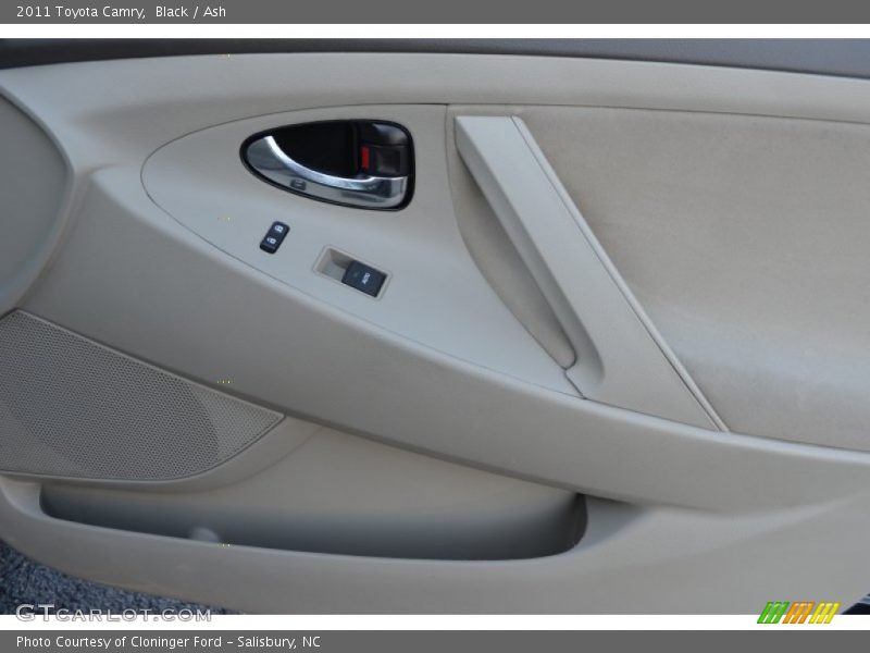 Black / Ash 2011 Toyota Camry