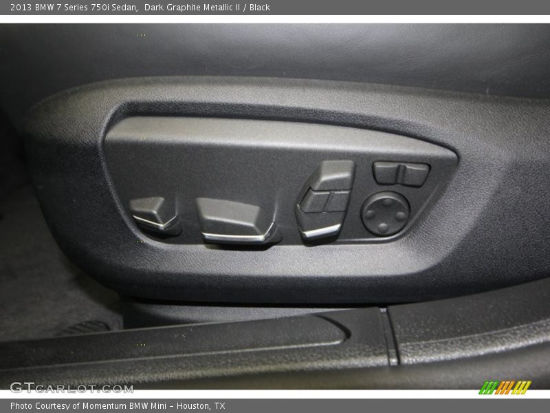 Controls of 2013 7 Series 750i Sedan