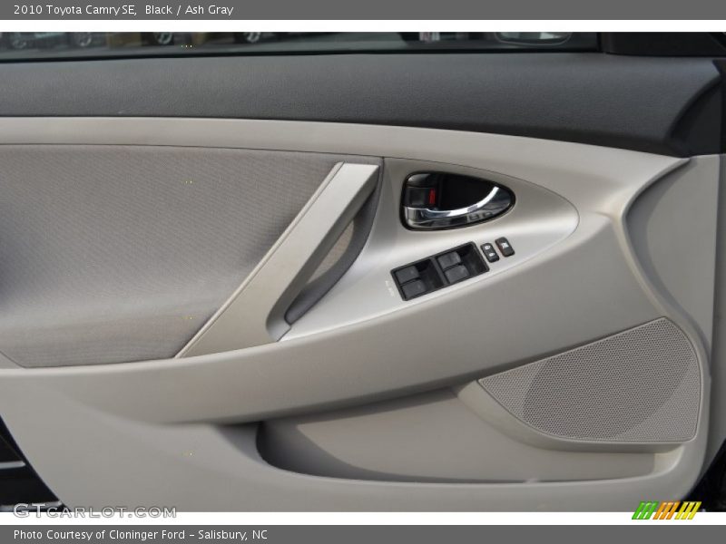Black / Ash Gray 2010 Toyota Camry SE