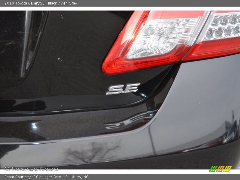 Black / Ash Gray 2010 Toyota Camry SE