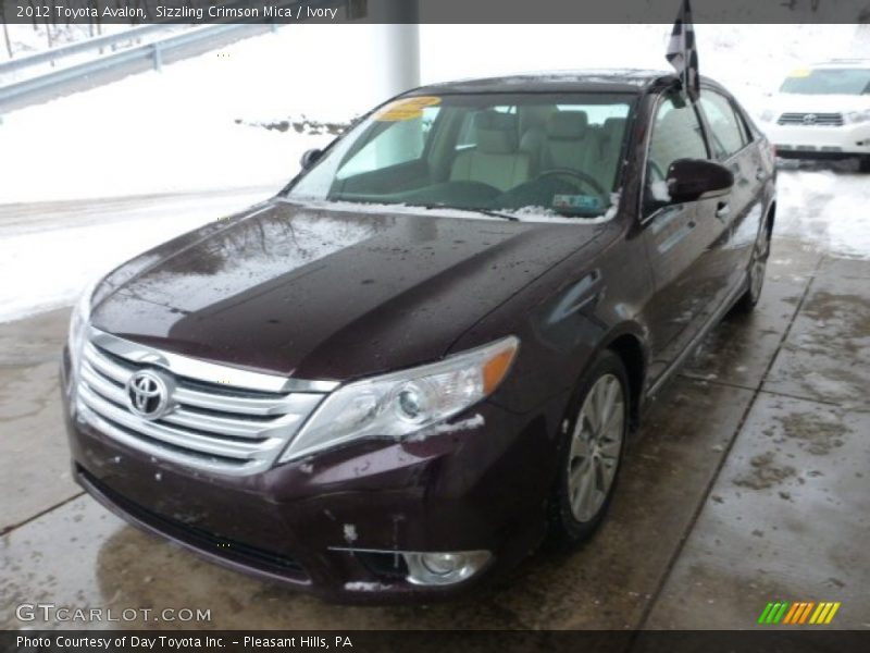 Front 3/4 View of 2012 Avalon 