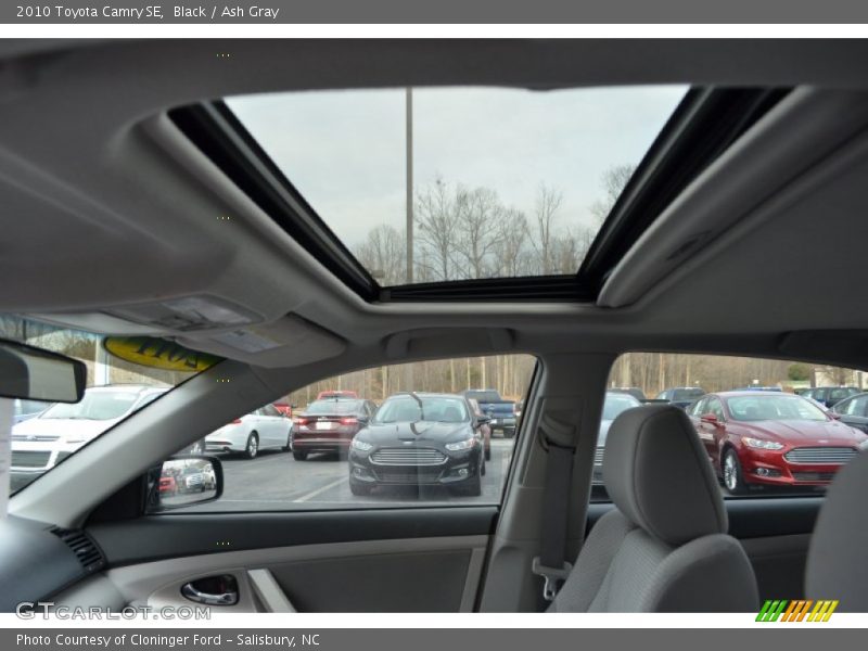 Black / Ash Gray 2010 Toyota Camry SE