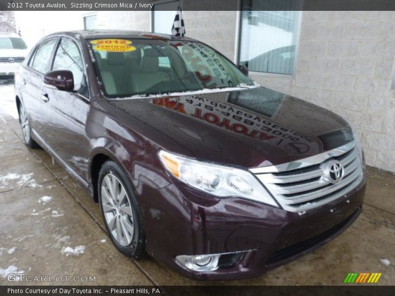 Front 3/4 View of 2012 Avalon 